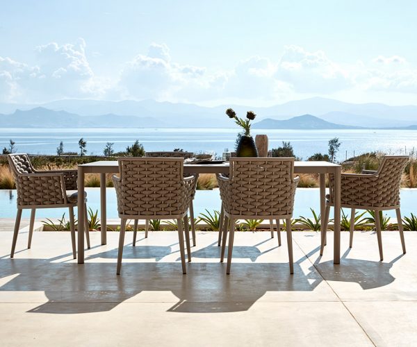 Leon Table Set